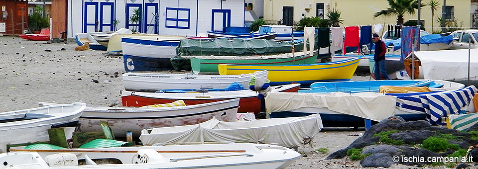 La Mandra, la Spiaggia dei Pescatori e lo spirito popolare di Ischia