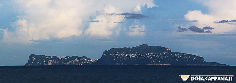 Ischia e dintorni. Escursioni a Procida, Capri, Pompei, Amalfi e Vesuvio