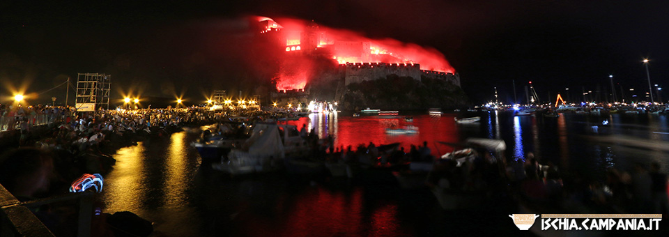 Ischia, Festa di Sant’Anna: barche, luci e fuochi pirotecnici