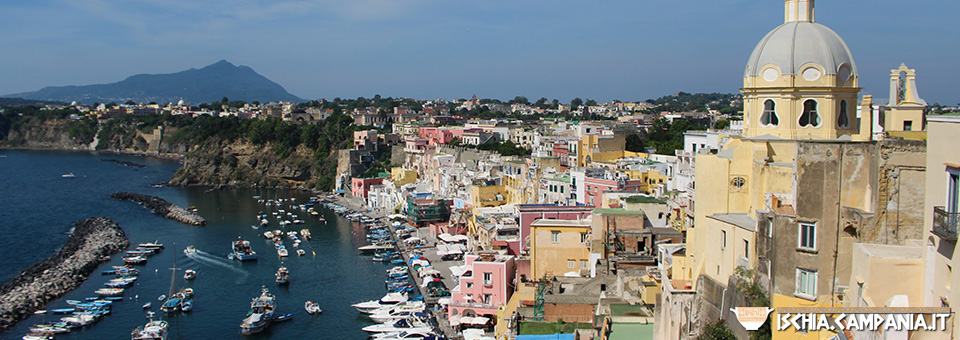 Marina Corricella: il villaggio colorato di Procida