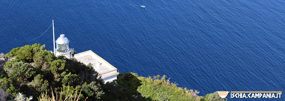 Ischia che non t’aspetti: alla scoperta del Faro di Punta Imperatore