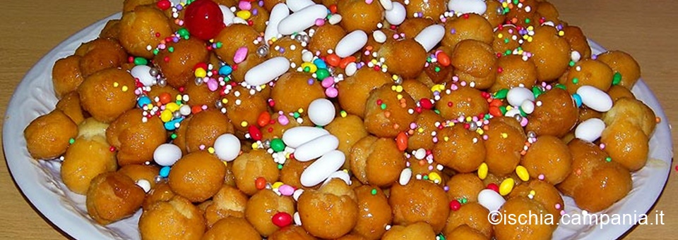 La tradizione degli struffoli nel Natale di Ischia