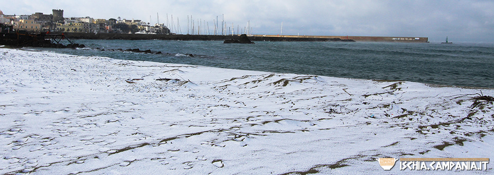 La neve a Ischia, spettacolo su tutta l’isola